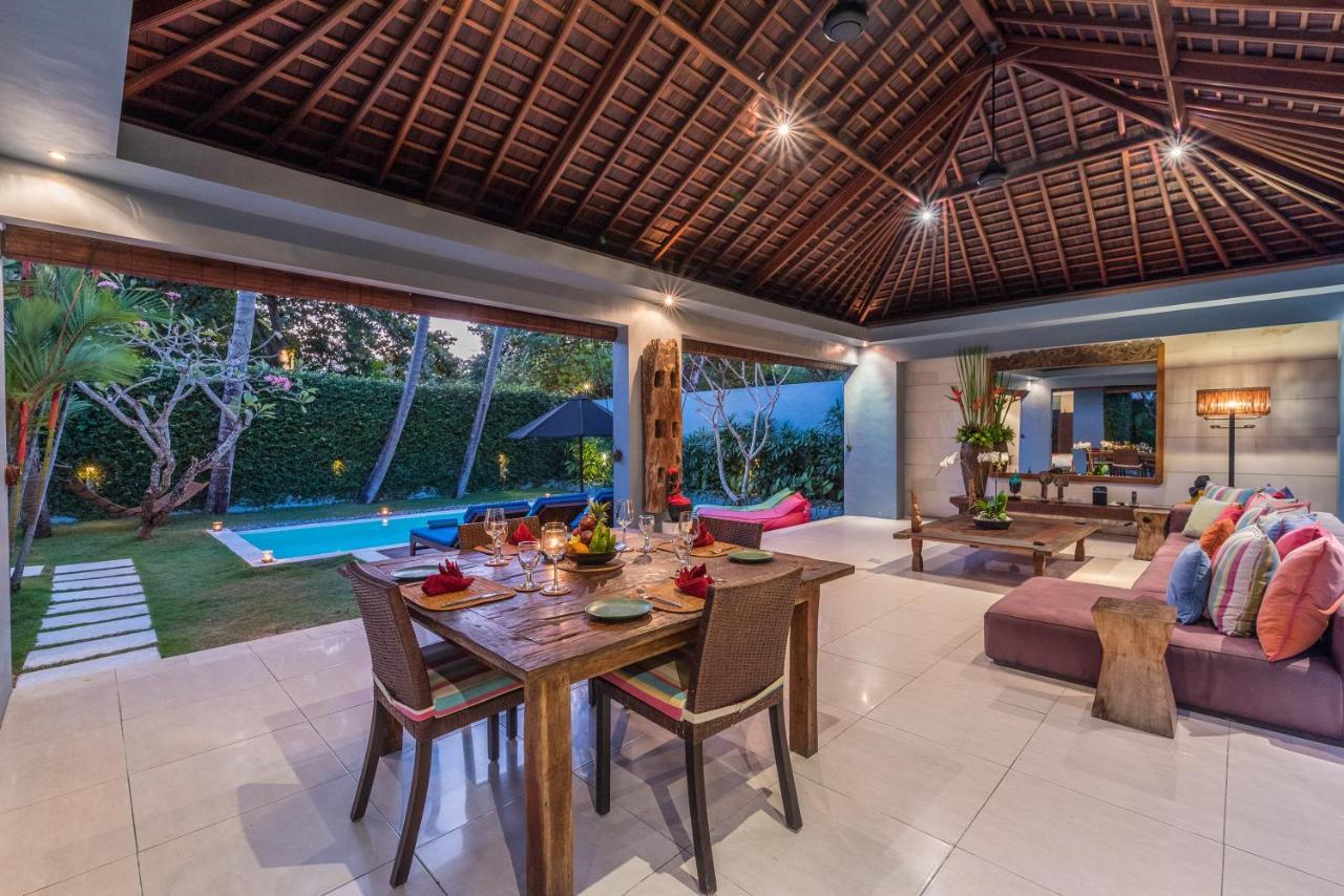 Kembali Villas Seminyak Esterno foto